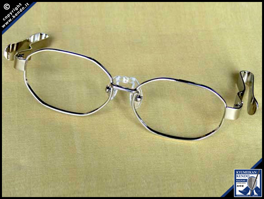 Patogūs ir praktiški akinių rėmeliai po galvos apsauga. Daugiau informacijos el. paštu: inventorius@kendo.lt